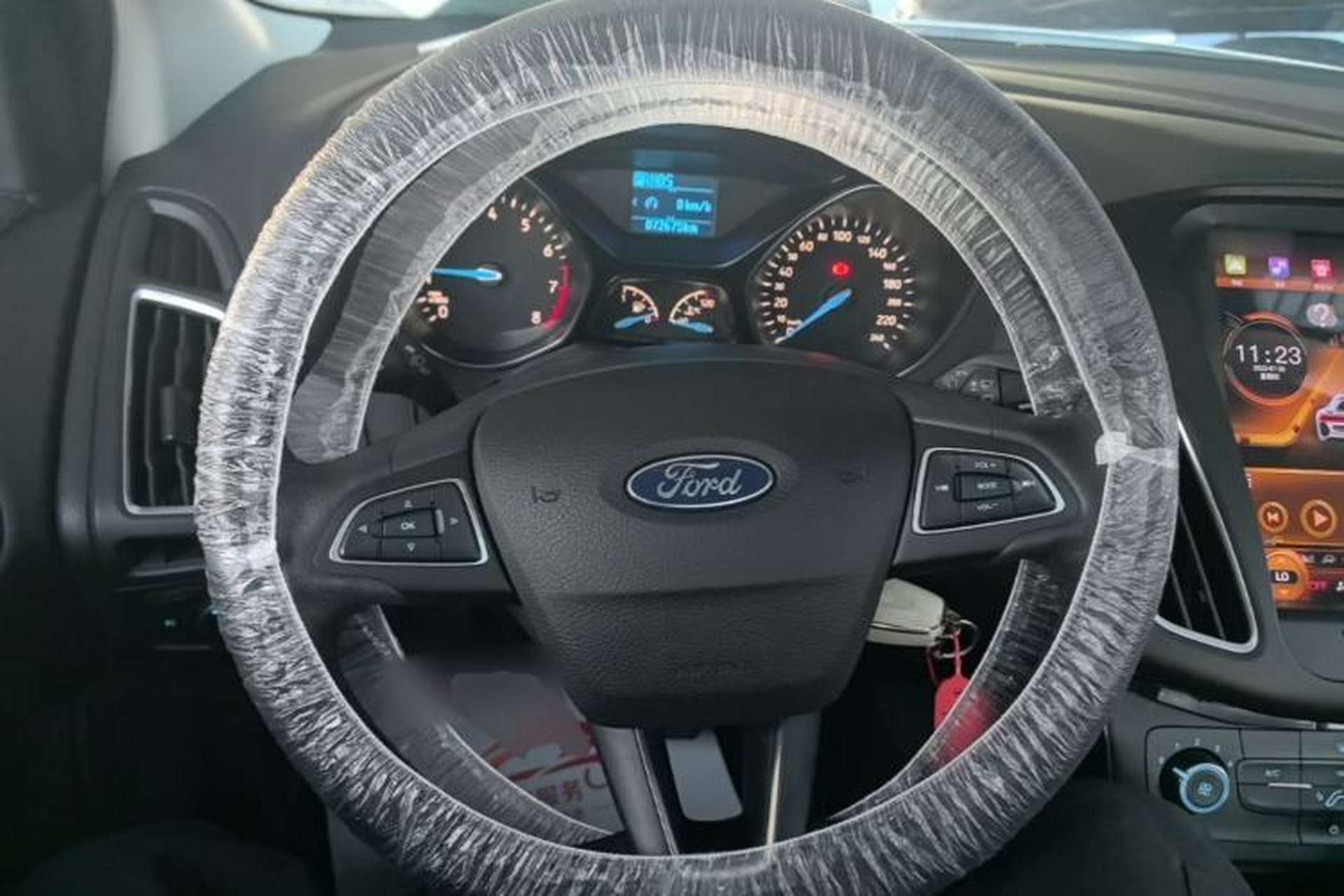 Used Ford Focus 2018 Hatchback Classic 1.6L Automatic Trendy SmartDrive Edition Steering Wheel