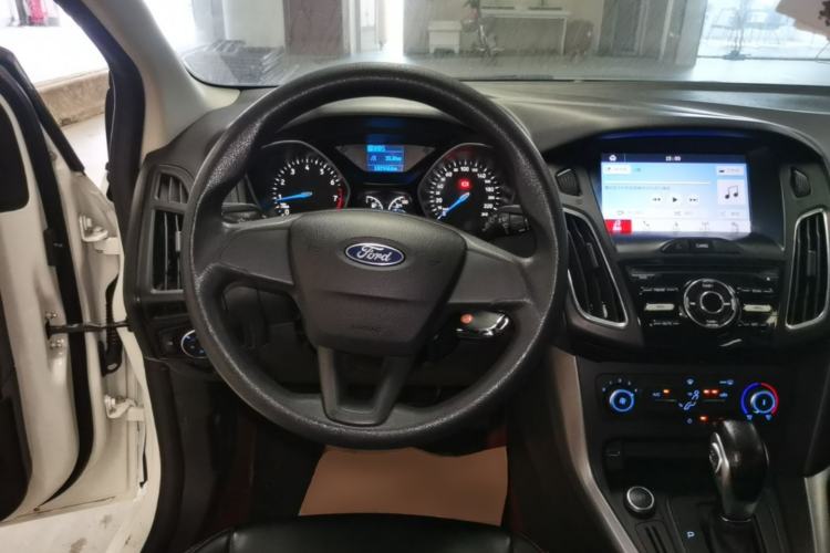 Used Ford Focus 2018 Hatchback Classic 1.6L Automatic Comfort Plus SmartDrive Edition Steering Wheel
