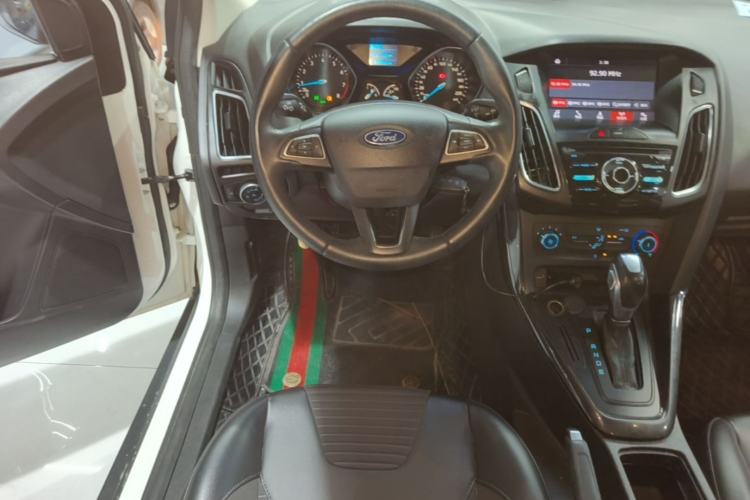Used Ford Focus 2018 Sedan Classic 1.6L Automatic Trendy SmartDrive Edition Steering Wheel
