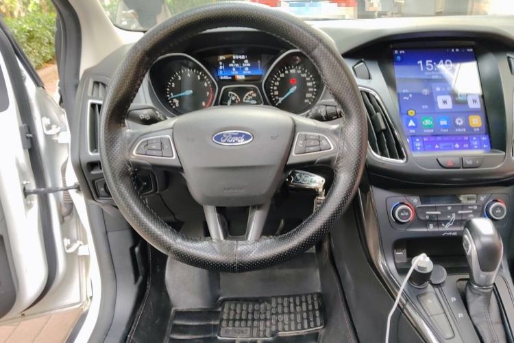 Used Ford Focus 2018 Hatchback Classic EcoBoost 180 Automatic Elite Model Steering Wheel