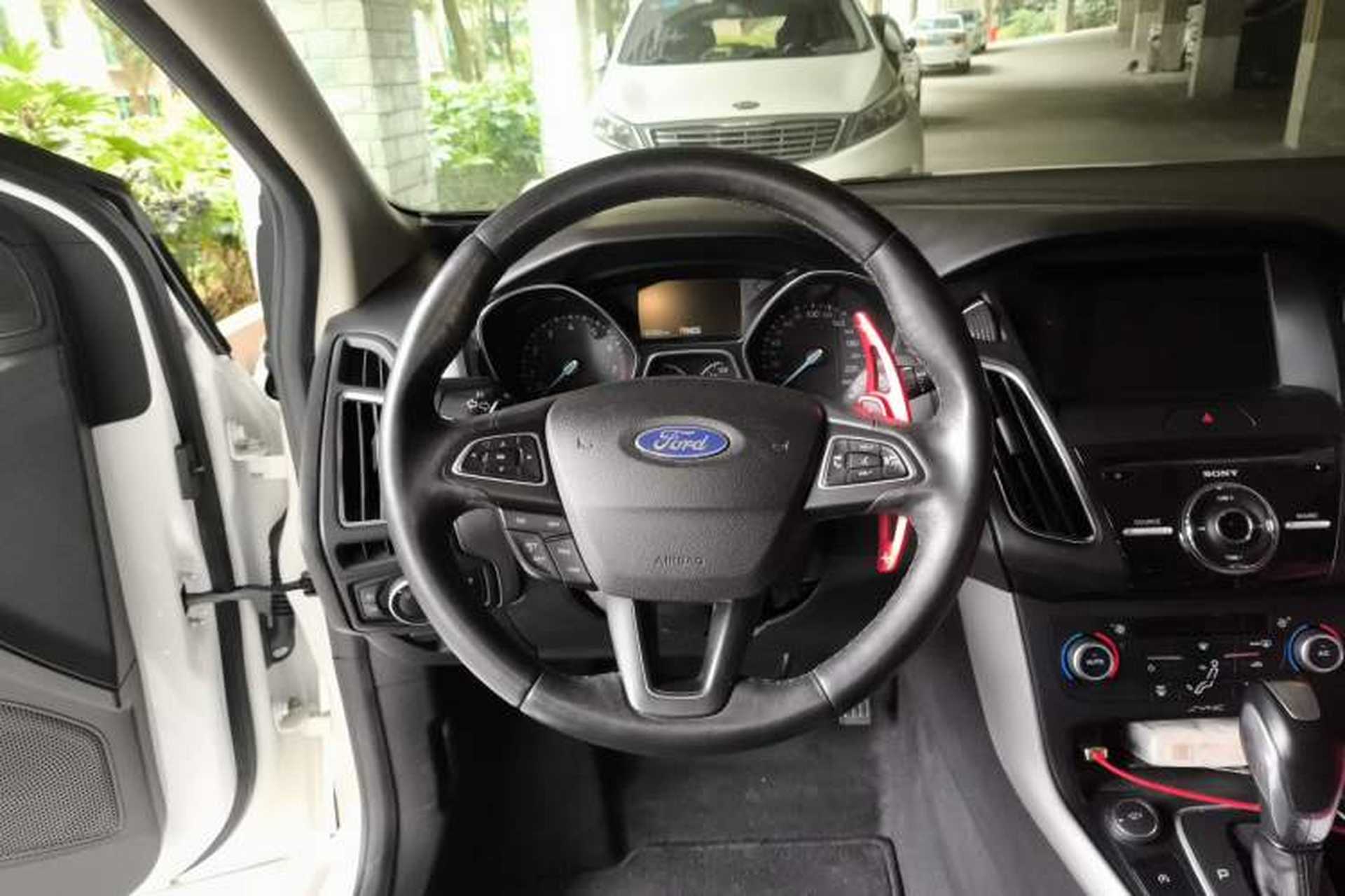 Used Ford Focus 2018 Hatchback Classic EcoBoost 180 Automatic Sport Edition Steering Wheel