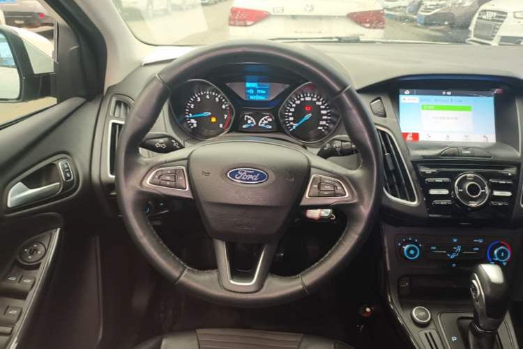 Used Ford Focus 2018 Sedan Classic 1.6L Automatic Trendy SmartDrive Edition Steering Wheel