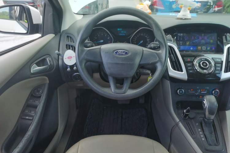 Used Ford Focus 2018 Sedan Classic 1.6L Automatic Comfort Plus Smart Drive Version Steering Wheel