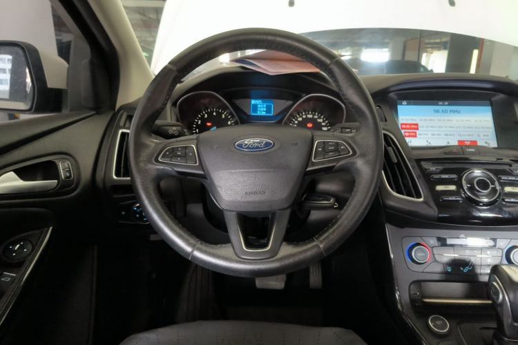 Used Ford Focus 2018 Two-Door Classic EcoBoost 125 Automatic Supercharged Style SmartDrive Edition Steering Wheel