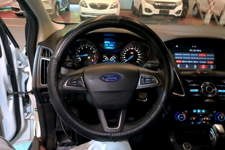 Used Ford Focus 2018 Two-Door Classic EcoBoost 125 Automatic Supercharged Style SmartDrive Edition Steering Wheel