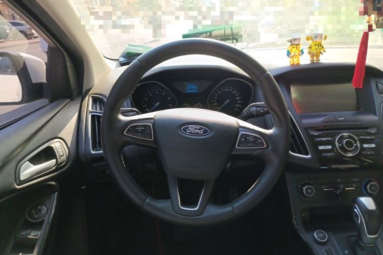 Used Ford Focus 2018 Hatchback Classic 1.6L Automatic Trendy SmartDrive Edition Steering Wheel