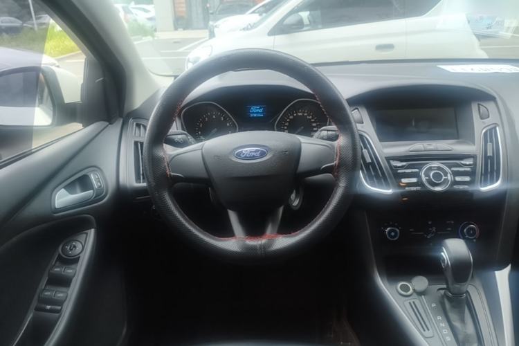 Used Ford Focus 2018 Hatchback Classic 1.6L Automatic Comfort Plus SmartDrive Edition Steering Wheel