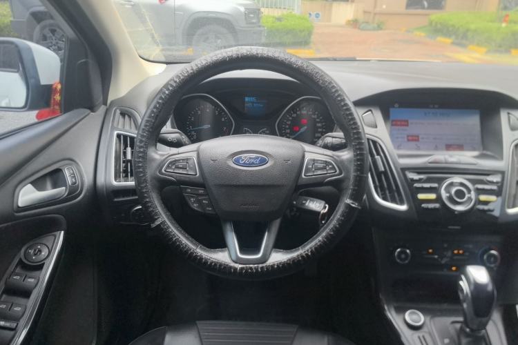 Used Ford Focus 2018 Sedan Classic 1.6L Automatic Trendy SmartDrive Edition Steering Wheel