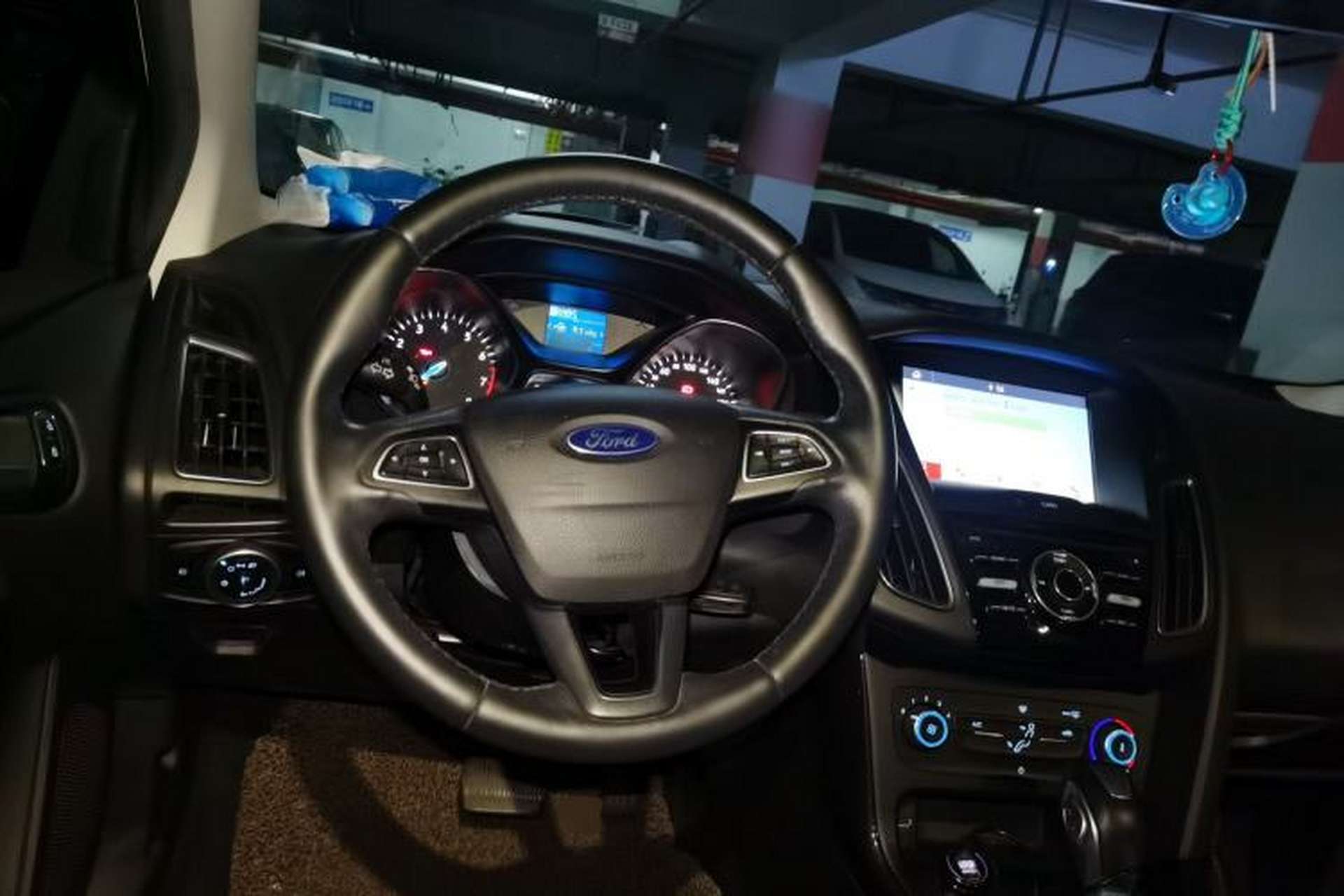 Used Ford Focus 2018 Hatchback Classic 1.6L Automatic Trendy SmartDrive Edition Steering Wheel