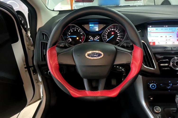 Used Ford Focus 2018 Hatchback Classic 1.6L Automatic Comfort Plus SmartDrive Edition Steering Wheel