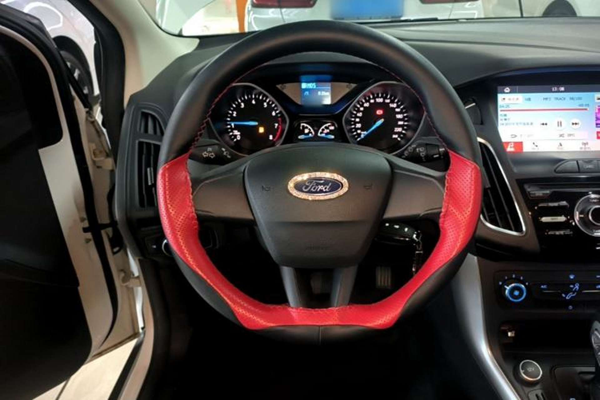 Used Ford Focus 2018 Hatchback Classic 1.6L Automatic Comfort Plus SmartDrive Edition Steering Wheel