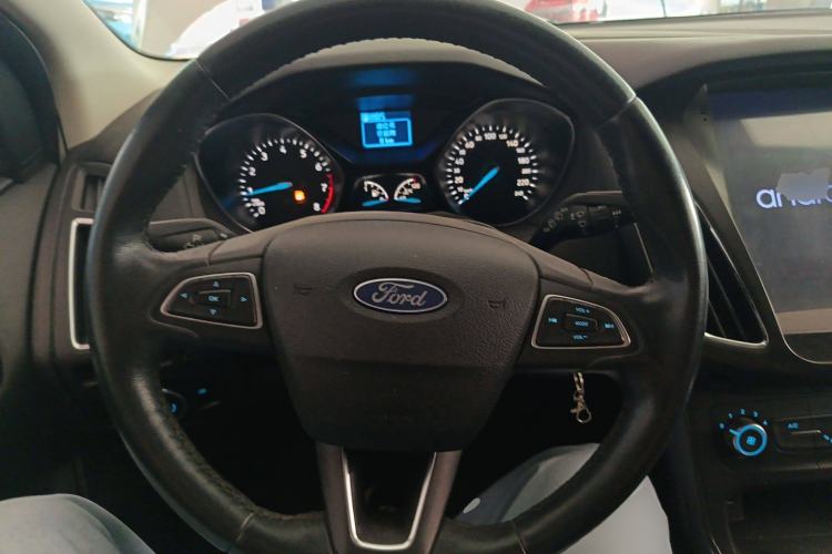 Used Ford Focus 2018 Hatchback Classic 1.6L Automatic Trendy SmartDrive Edition Steering Wheel