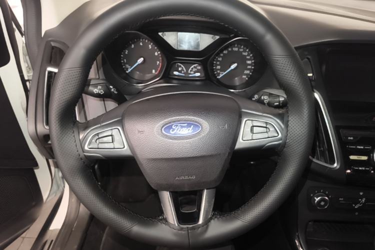 Used Ford Focus 2018 Sedan Classic 1.6L Automatic Trendy SmartDrive Edition Steering Wheel