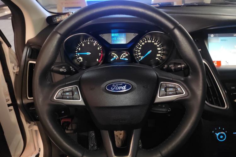 Used Ford Focus 2018 Sedan Classic 1.6L Automatic Trendy SmartDrive Edition Steering Wheel