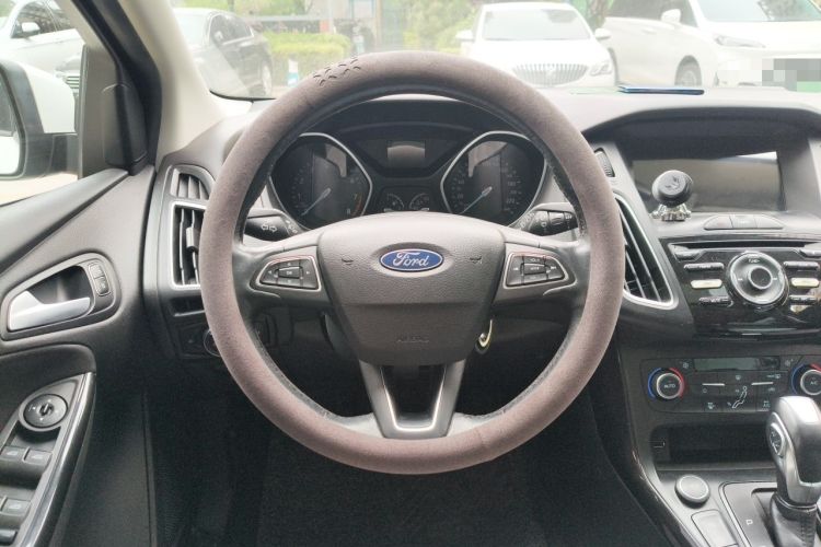 Used Ford Focus 2018 Two-Door Classic EcoBoost 125 Automatic Supercharged Style SmartDrive Edition Steering Wheel