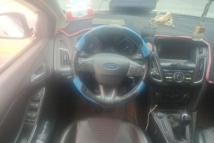 Used Ford Focus 2018 Sedan Classic 1.6L Manual Fashion Edition SmartDrive Version Steering Wheel
