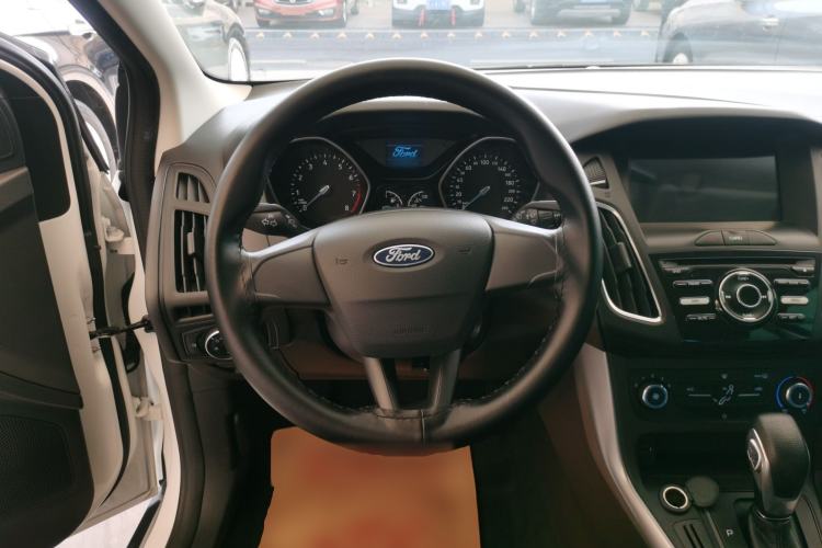 Used Ford Focus 2018 Hatchback Classic 1.6L Automatic Comfort Plus SmartDrive Edition Steering Wheel