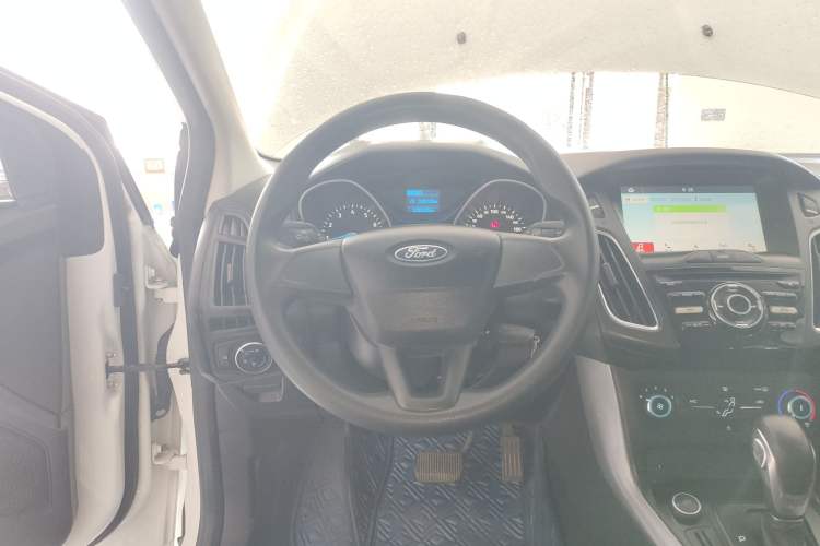 Used Ford Focus 2018 Hatchback Classic 1.6L Automatic Comfort Plus SmartDrive Edition Steering Wheel