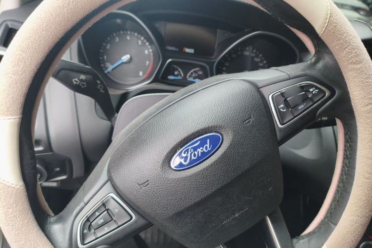 Used Ford Focus 2018 Sedan Classic EcoBoost 180 Automatic Elite Model Steering Wheel