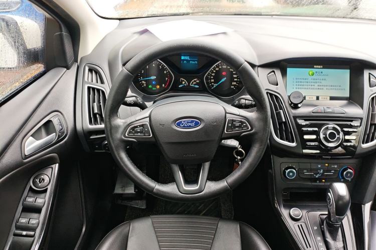 Used Ford Focus 2018 Sedan Classic 1.6L Automatic Trendy SmartDrive Edition Steering Wheel