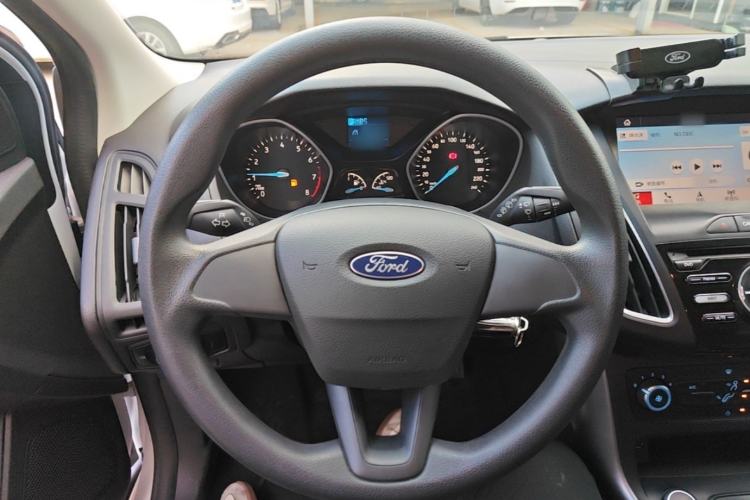 Used Ford Focus 2018 Hatchback Classic 1.6L Automatic Comfort Plus SmartDrive Edition Steering Wheel