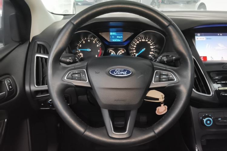 Used Ford Focus 2018 Hatchback Classic 1.6L Automatic Trendy SmartDrive Edition Steering Wheel
