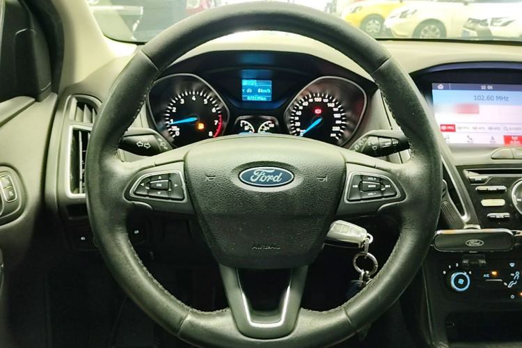 Used Ford Focus 2018 Hatchback Classic 1.6L Automatic Trendy SmartDrive Edition Steering Wheel