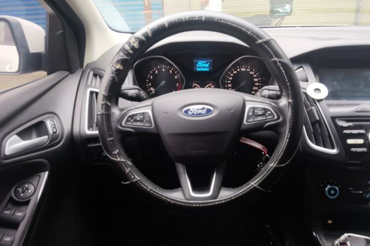 Used Ford Focus 2018 Sedan Classic 1.6L Automatic Trendy SmartDrive Edition Steering Wheel