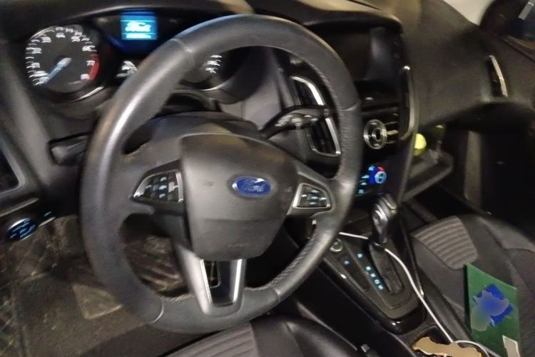 Used Ford Focus 2018 Two-Door Classic EcoBoost 125 Automatic Supercharged Style SmartDrive Edition Steering Wheel
