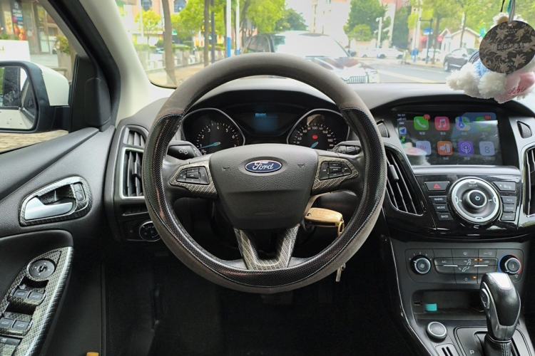 Used Ford Focus 2018 Hatchback Classic 1.6L Automatic Trendy SmartDrive Edition Steering Wheel