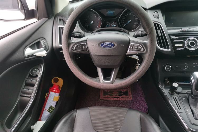 Used Ford Focus 2018 Hatchback Classic 1.6L Automatic Trendy SmartDrive Edition Steering Wheel