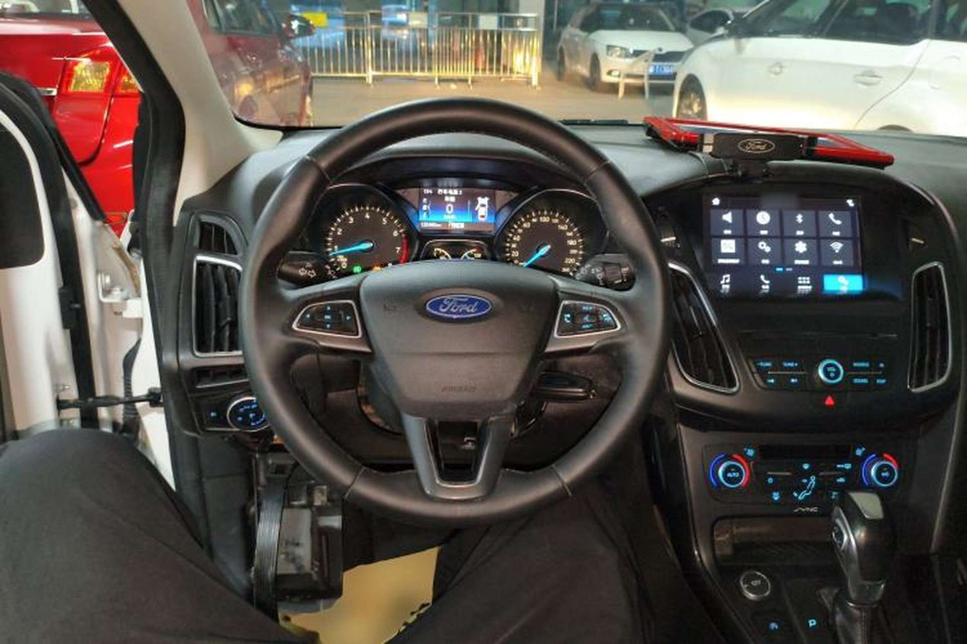 Used Ford Focus 2018 Hatchback Classic EcoBoost 180 Automatic Elite Model Steering Wheel