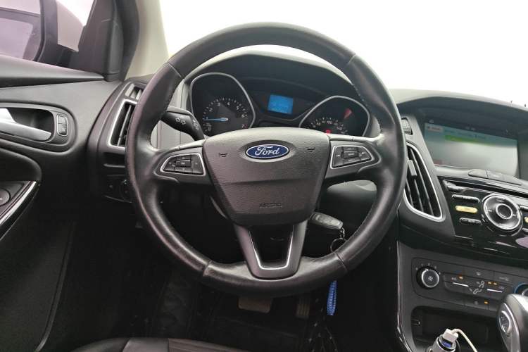Used Ford Focus 2018 Sedan Classic 1.6L Automatic Trendy SmartDrive Edition Steering Wheel