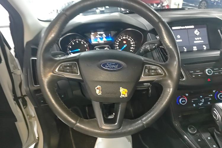 Used Ford Focus 2018 Hatchback Classic EcoBoost 180 Automatic Elite Model Steering Wheel