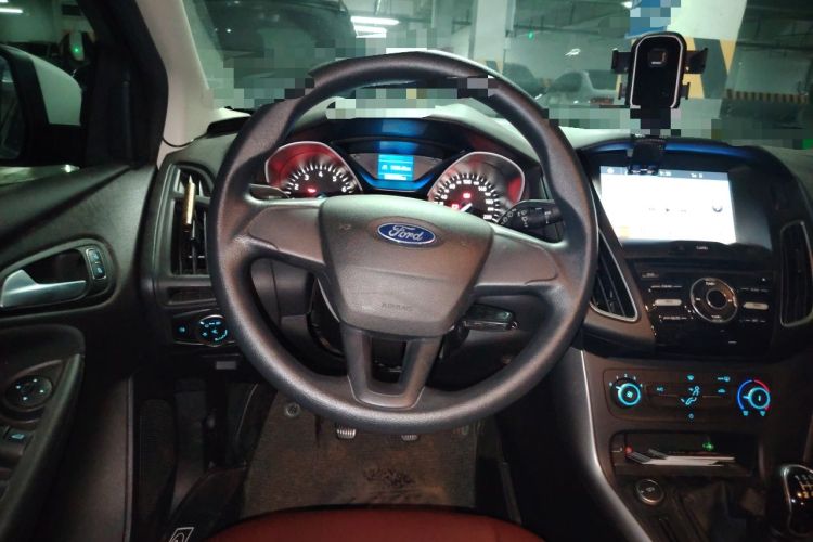 Used Ford Focus 2018 Hatchback Classic 1.6L Manual Comfort Plus SmartDrive Edition Steering Wheel