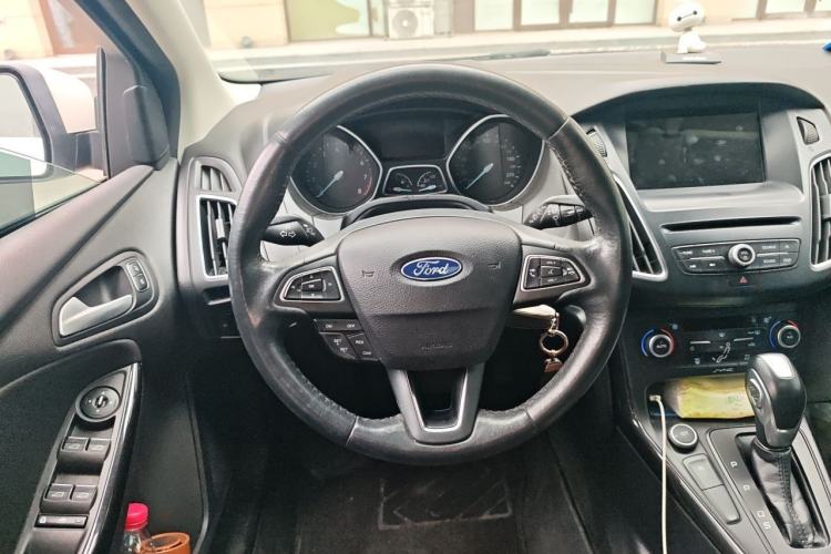 Used Ford Focus 2018 Hatchback Classic EcoBoost 180 Automatic Elite Model Steering Wheel