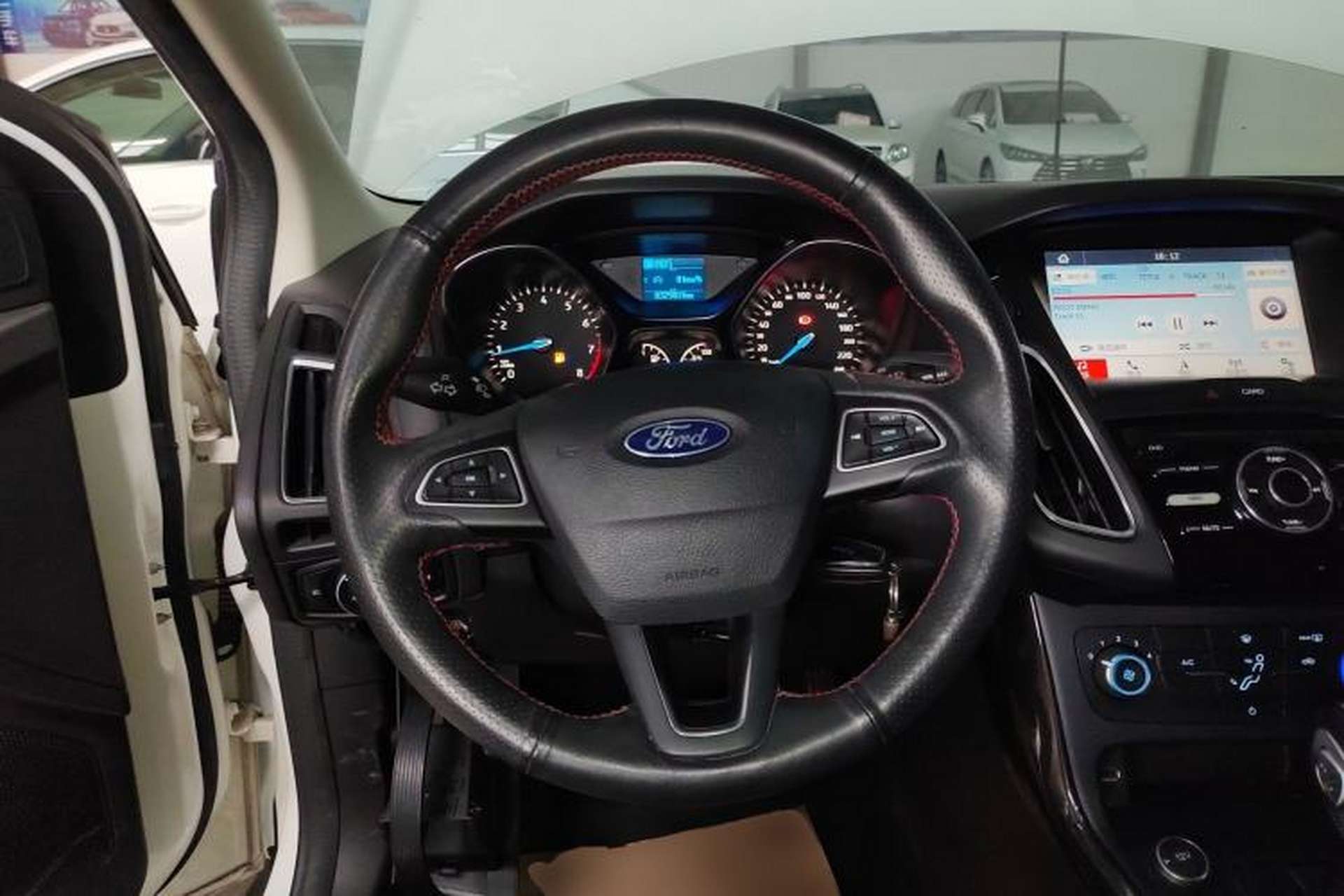 Used Ford Focus 2018 Hatchback Classic 1.6L Automatic Trendy SmartDrive Edition Steering Wheel