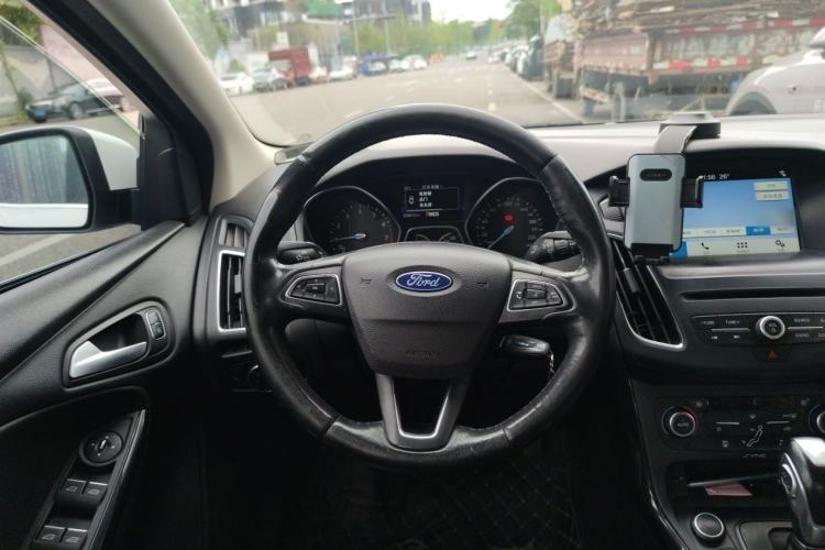 Used Ford Focus 2018 Sedan Classic EcoBoost 180 Automatic Elite Model Steering Wheel