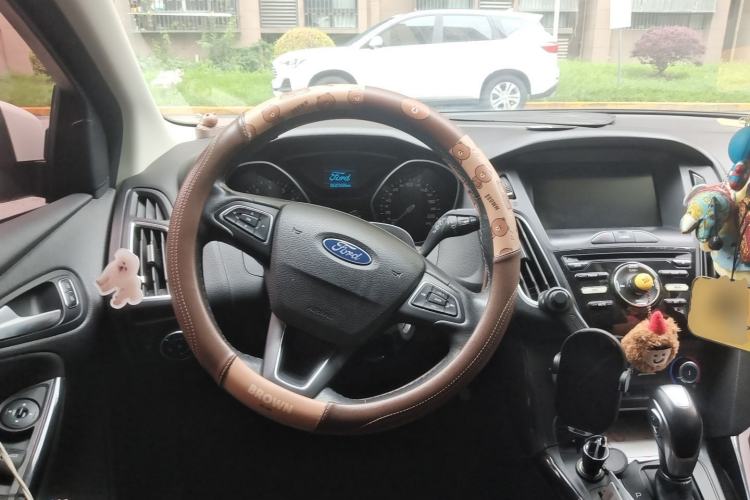 Used Ford Focus 2018 Hatchback Classic 1.6L Automatic Trendy SmartDrive Edition Steering Wheel