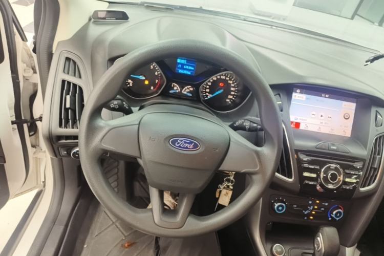 Used Ford Focus 2018 Hatchback Classic 1.6L Automatic Comfort Plus SmartDrive Edition Steering Wheel