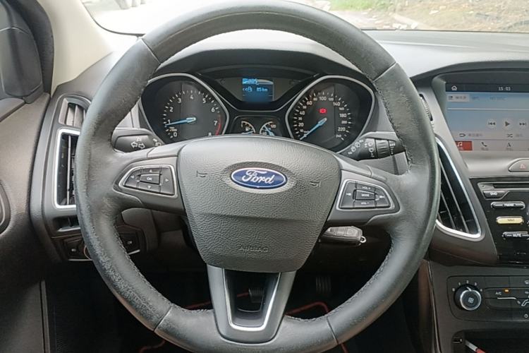 Used Ford Focus 2018 Hatchback Classic 1.6L Automatic Trendy SmartDrive Edition Steering Wheel