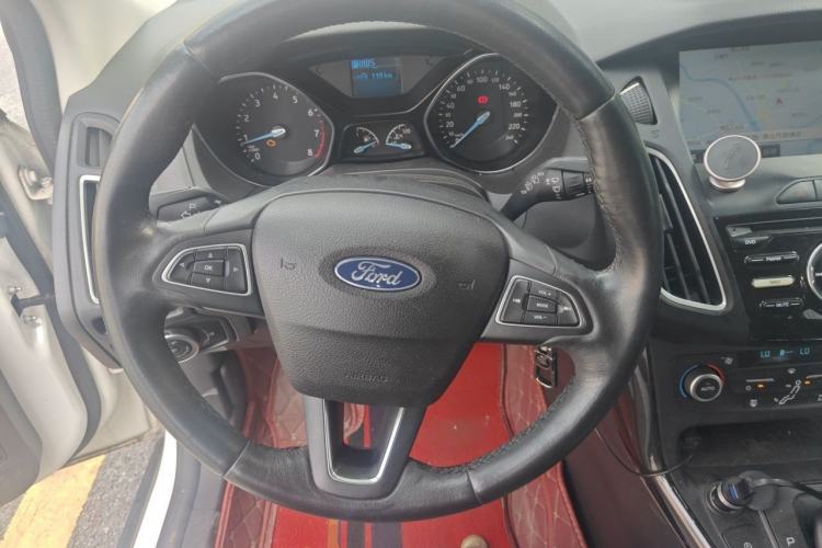 Used Ford Focus 2018 Two-Door Classic EcoBoost 125 Automatic Supercharged Style SmartDrive Edition Steering Wheel