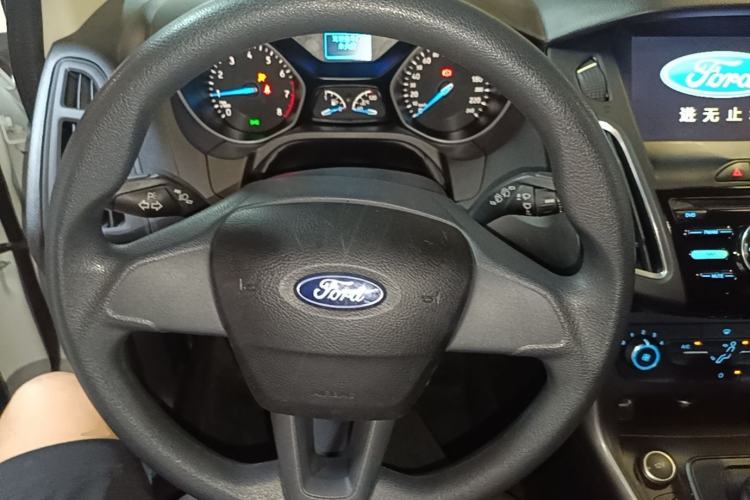 Used Ford Focus 2018 Hatchback Classic 1.6L Automatic Comfort Plus SmartDrive Edition Steering Wheel