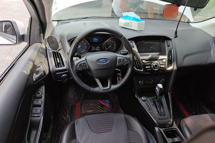 Used Ford Focus 2018 Sedan Classic 1.6L Automatic Trendy SmartDrive Edition Steering Wheel