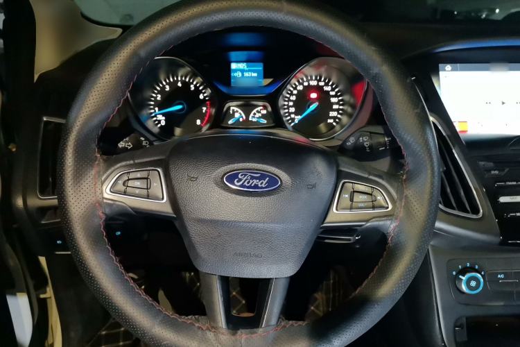 Used Ford Focus 2018 Sedan Classic 1.6L Automatic Trendy SmartDrive Edition Steering Wheel