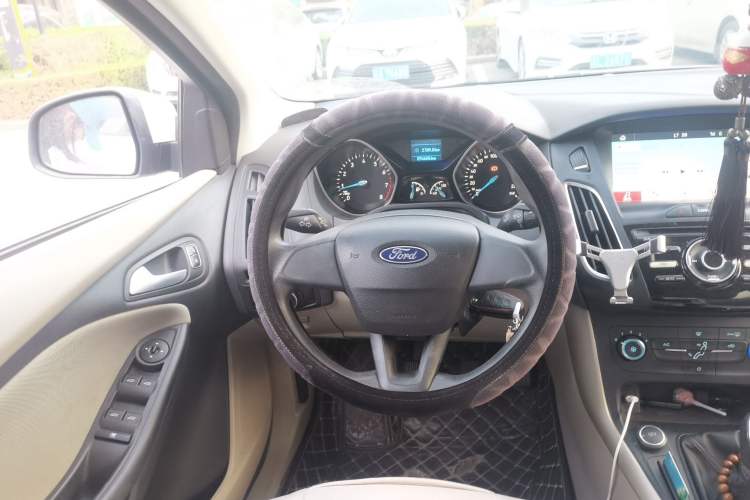 Used Ford Focus 2018 Sedan Classic 1.6L Manual Comfort Plus SmartDrive Edition Steering Wheel