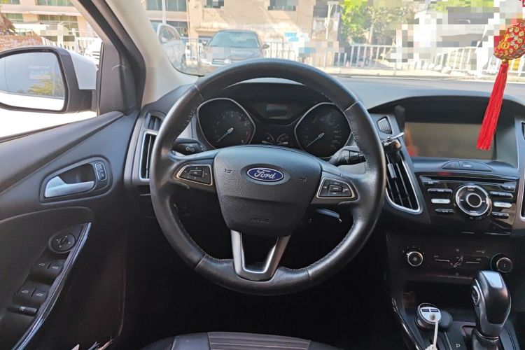 Used Ford Focus 2018 Sedan Classic 1.6L Automatic Trendy SmartDrive Edition Steering Wheel