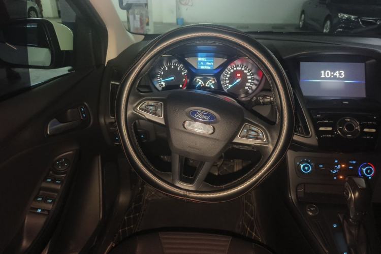 Used Ford Focus 2018 Sedan Classic 1.6L Automatic Trendy SmartDrive Edition Steering Wheel