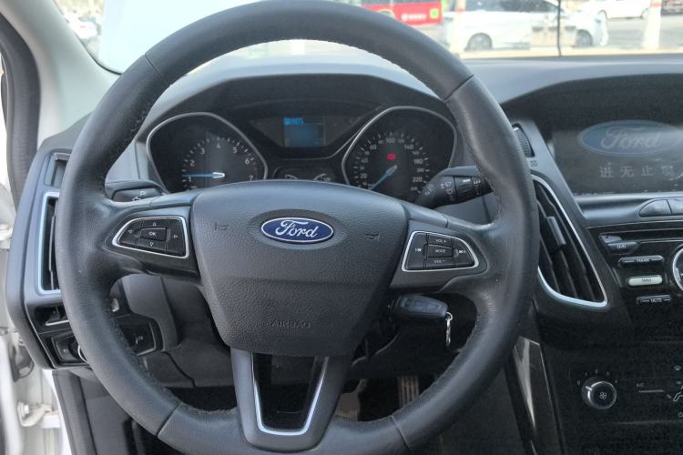 Used Ford Focus 2018 Sedan Classic 1.6L Automatic Trendy SmartDrive Edition Steering Wheel