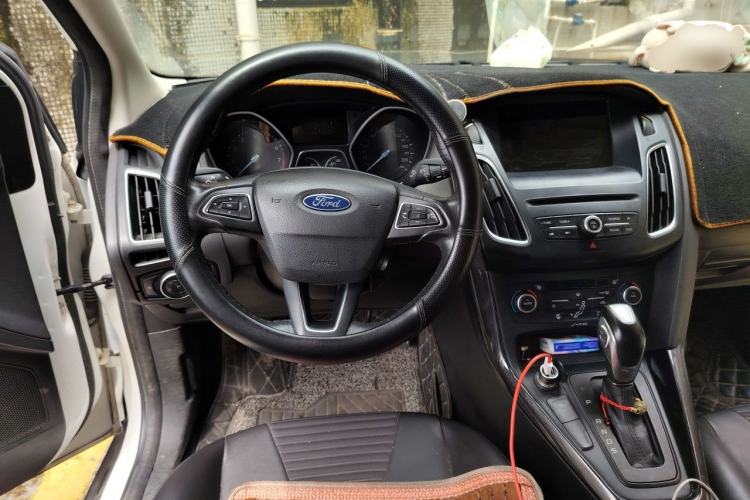 Used Ford Focus 2018 Sedan Classic EcoBoost 180 Automatic Elite Model Steering Wheel